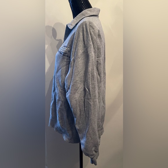 Vintage Roots Athletics Grey Sweatshirt Size Large - Picture 4 of 11